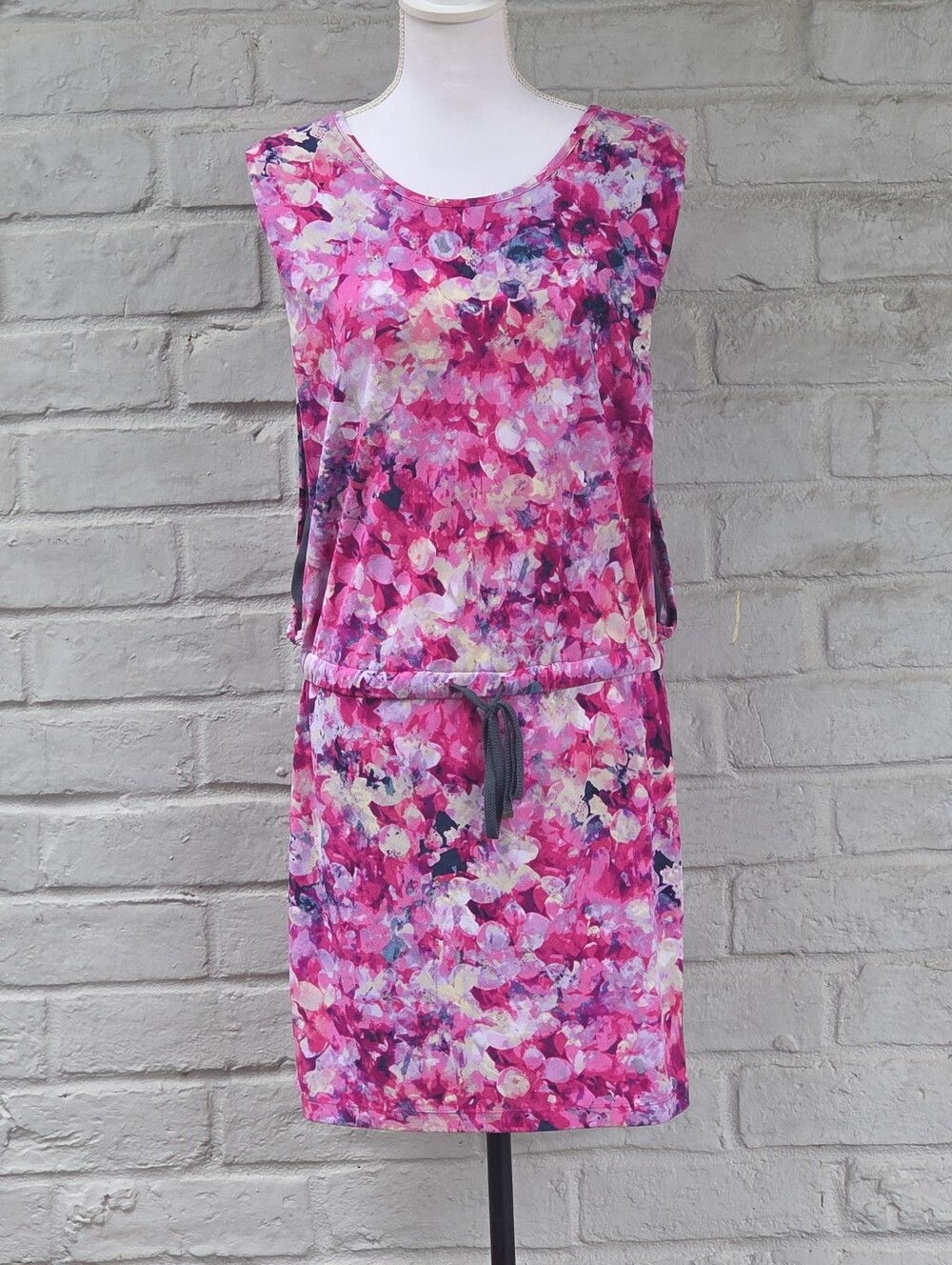KIIND OF Floral Pink Graphic Print Women's Dress Size: Medium